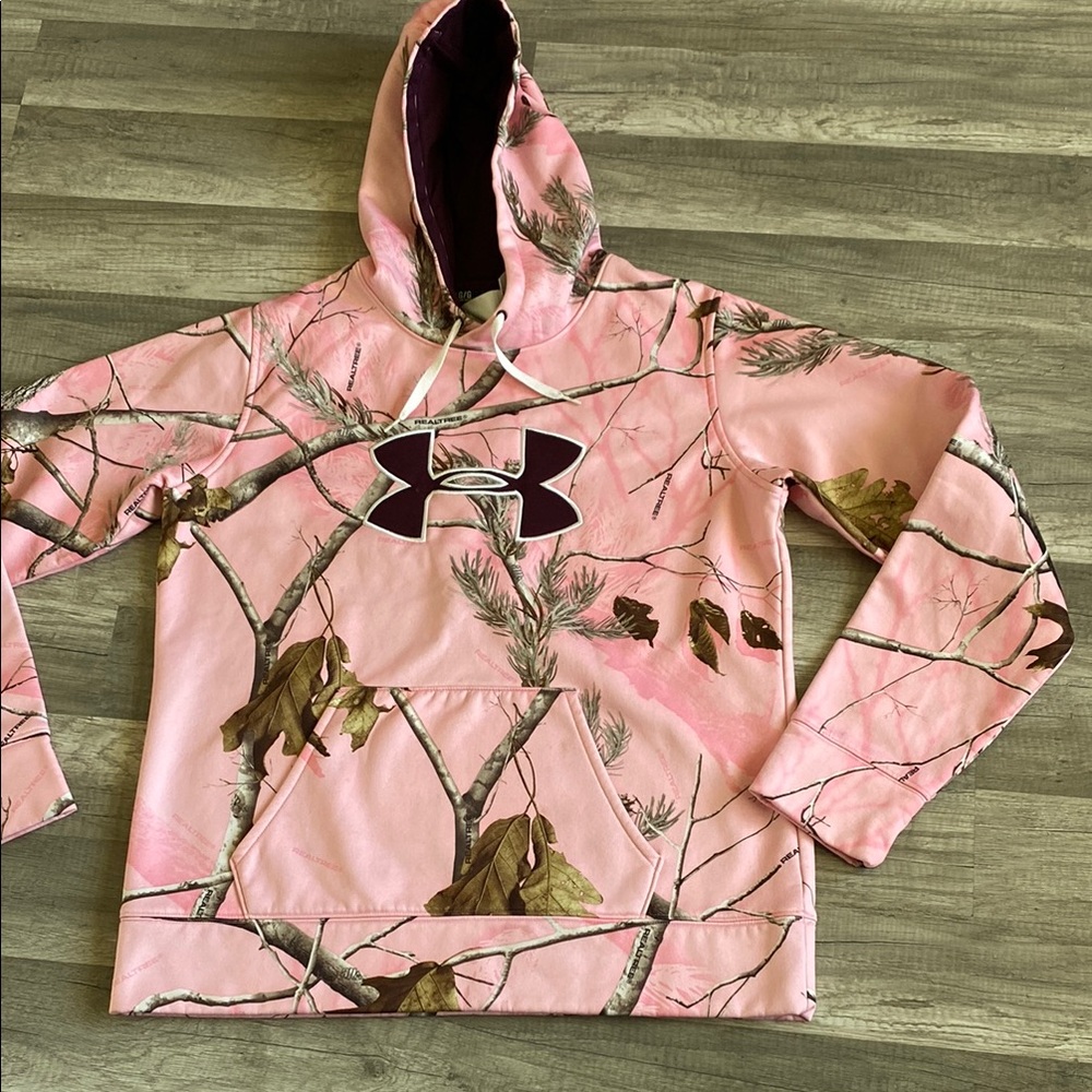 💛 Under Armour Pink and Maroon Camouflage Realtree Hoodie - Picture 2 of 4